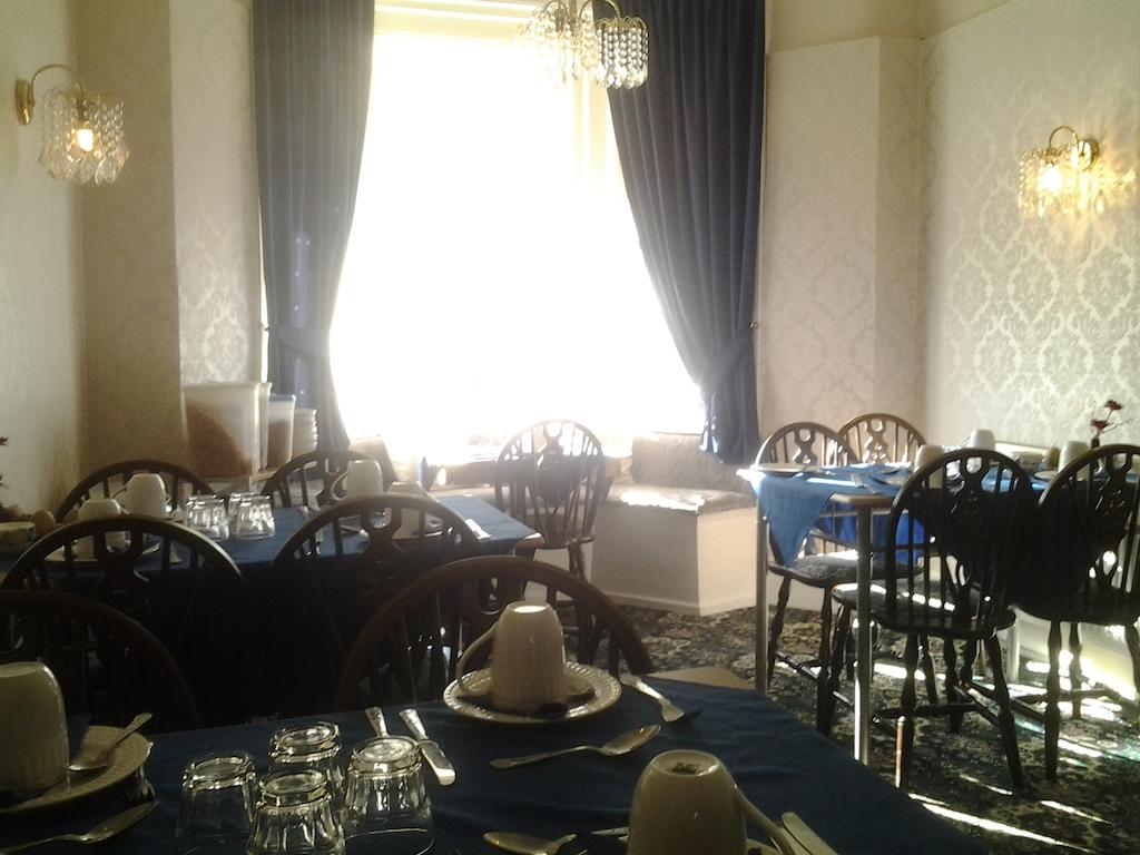 The Lanes room 6